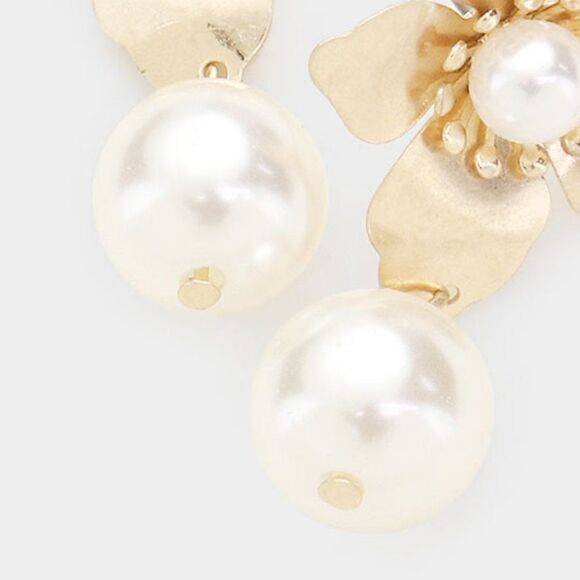 Tell Your Tale Metal Flower & Pearl Dangle Gold Earrings - Picture 4 of 6